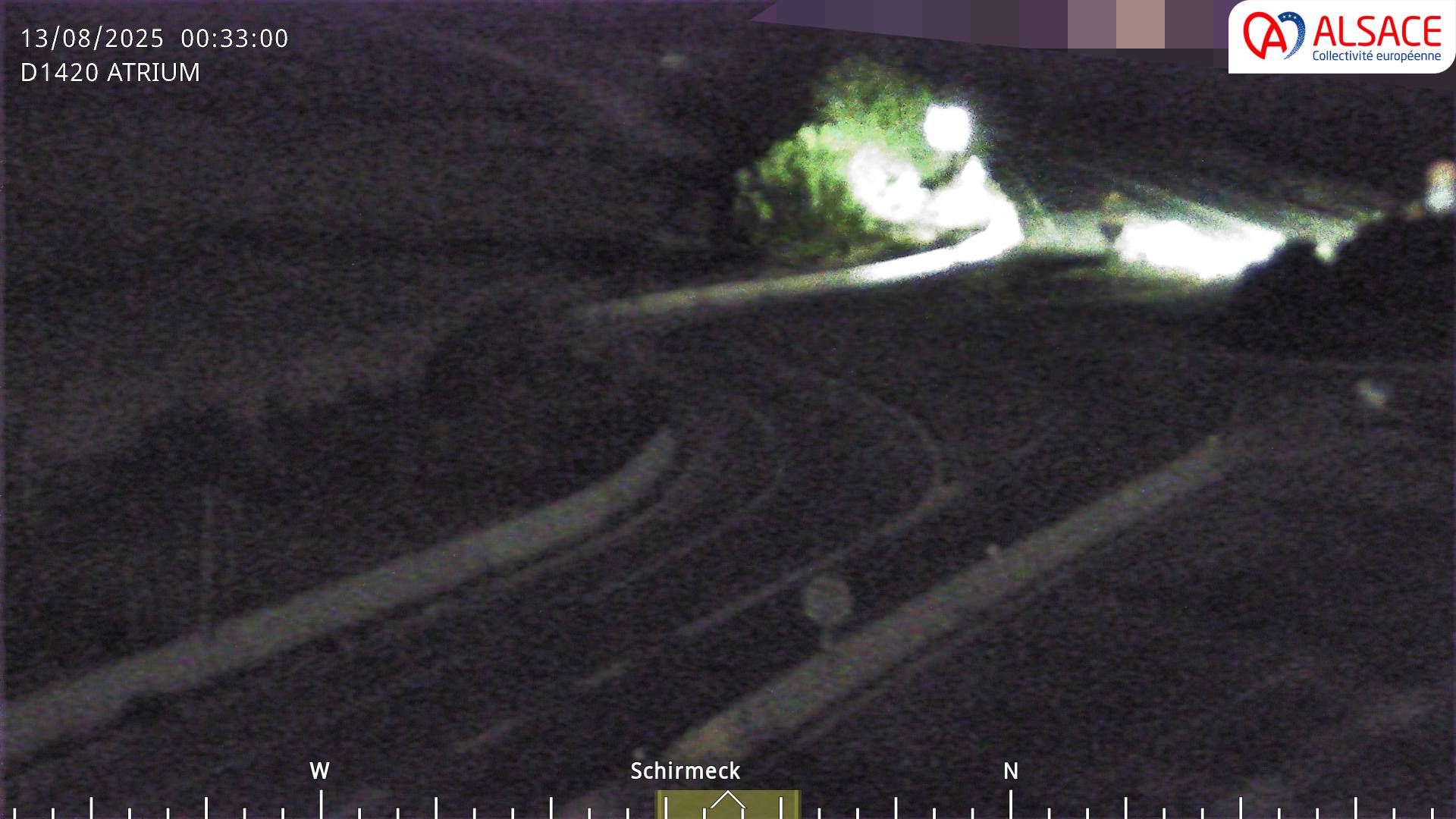 Webcam à Dorlisheim sur la D1420 (au bout de l'A352), au sud de Molsheim, au niveau du rond-point de la zone commercial Atrium. Vue sur les vignes du vin d'Alsace, orientée vers Gresswiller