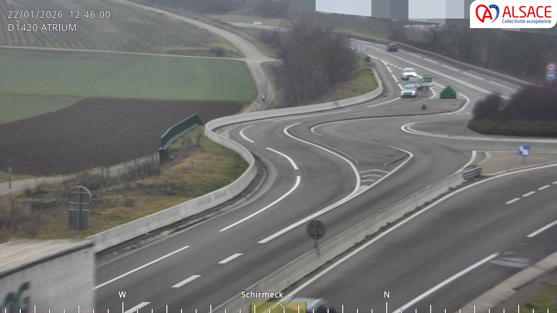 Webcam à Dorlisheim sur la D1420 (au bout de l'A352), au sud de Molsheim, au niveau du rond-point de la zone commercial Atrium. Vue sur les vignes du vin d'Alsace, orientée vers Gresswiller