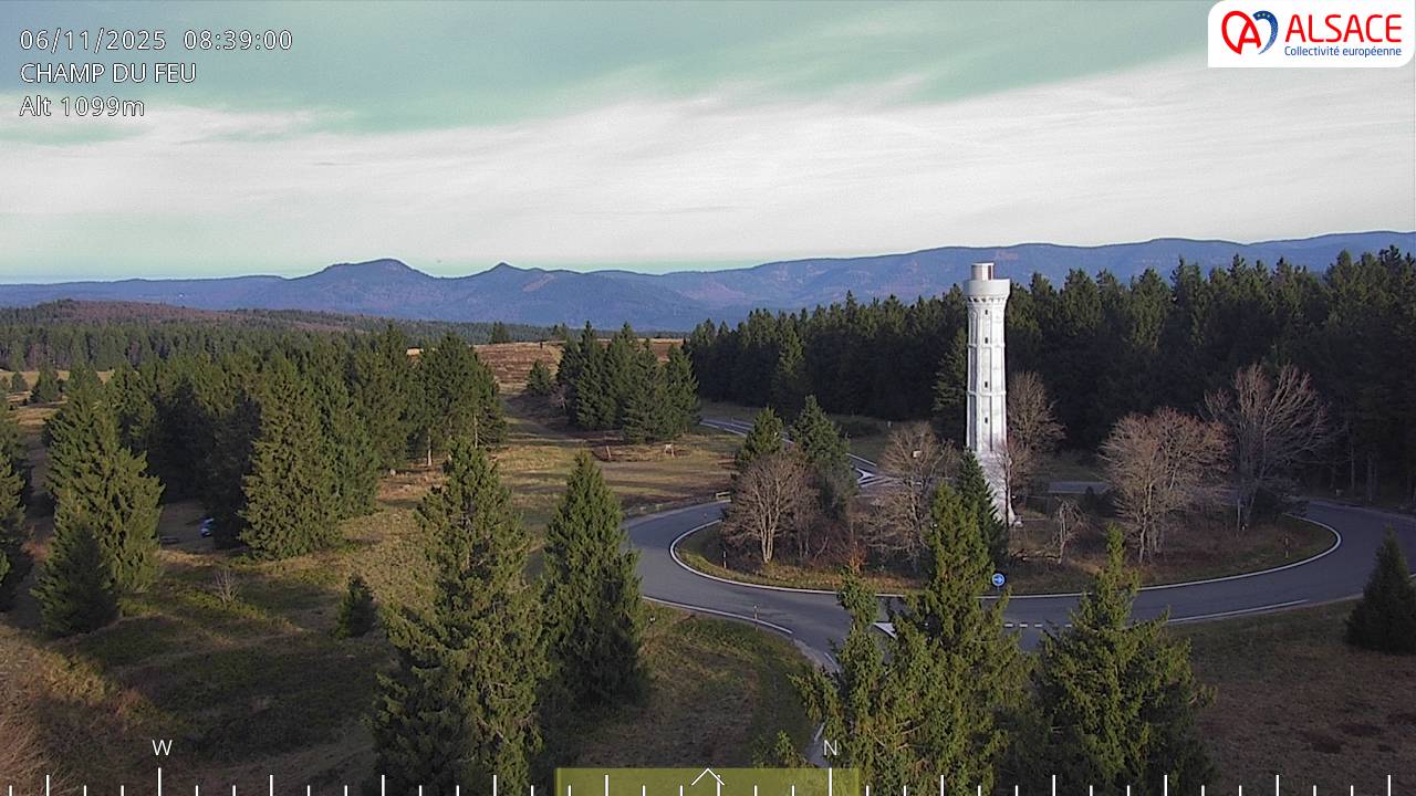 <h2>Webcam trafic à proximité de la station du Champ du feu. Vue sur le D214 et la Tour du Champ du feu à 1097 mètres d'altitude dans les Vosges alsaciennes</h2>