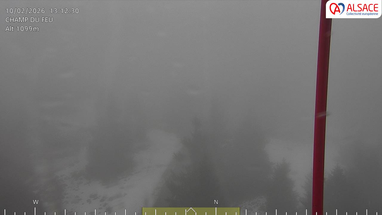 <h2>Webcam trafic à proximité de la station du Champ du feu. Vue sur le D214 et la Tour du Champ du feu à 1097 mètres d'altitude dans les Vosges alsaciennes</h2>