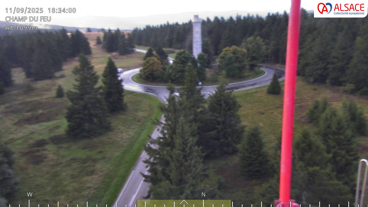 <h2>Webcam trafic à proximité de la station du Champ du feu. Vue sur le D214 et la Tour du Champ du feu à 1097 mètres d'altitude dans les Vosges alsaciennes</h2>