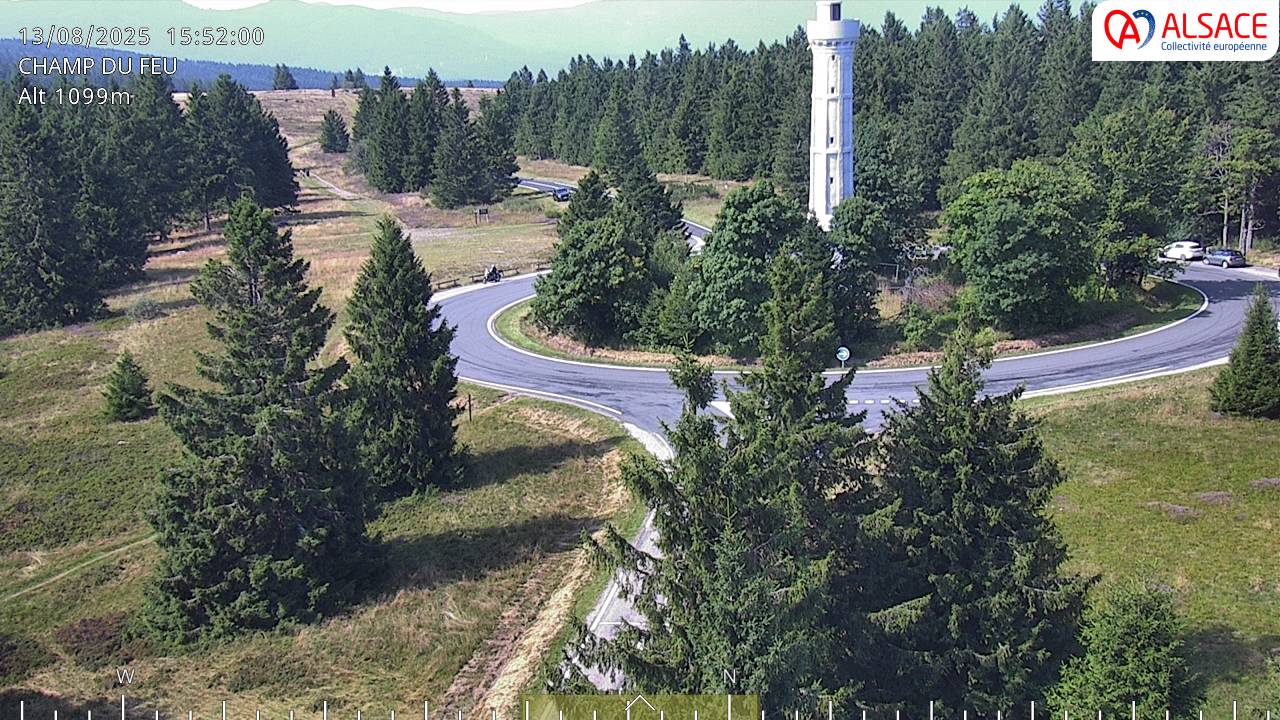 <h2>Webcam trafic à proximité de la station du Champ du feu. Vue sur le D214 et la Tour du Champ du feu à 1097 mètres d'altitude dans les Vosges alsaciennes</h2>