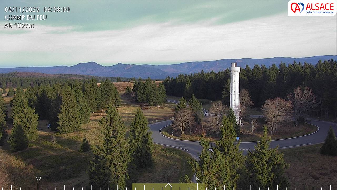 <h2>Webcam trafic à proximité de la station du Champ du feu. Vue sur le D214 et la Tour du Champ du feu à 1097 mètres d'altitude dans les Vosges alsaciennes</h2>