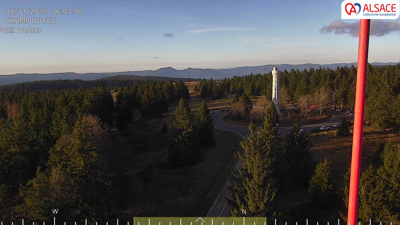 <h2>Webcam trafic à proximité de la station du Champ du feu. Vue sur le D214 et la Tour du Champ du feu à 1097 mètres d'altitude dans les Vosges alsaciennes</h2>