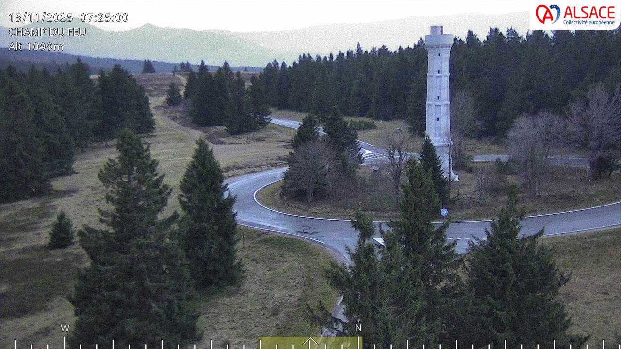 <h2>Webcam trafic à proximité de la station du Champ du feu. Vue sur le D214 et la Tour du Champ du feu à 1097 mètres d'altitude dans les Vosges alsaciennes</h2>