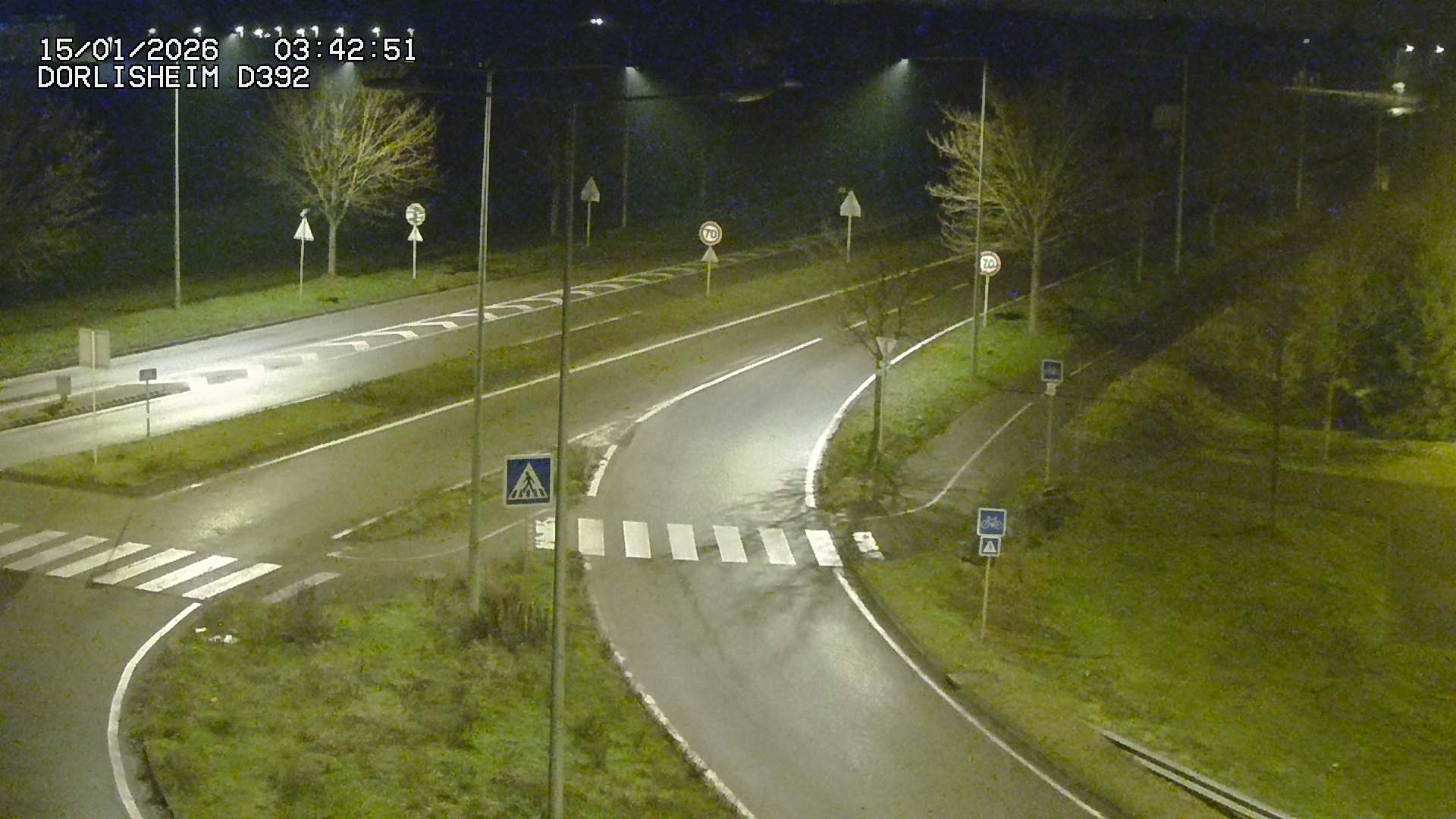 <h2>Webcam à Dorlisheim, au sud de Molsheim, au niveau du rond-point menant à l'A352. Caméra située à la jonction entre la D392, la D500 et la D2422. Vue orientée vers Altorf et Strasbourg</h2>