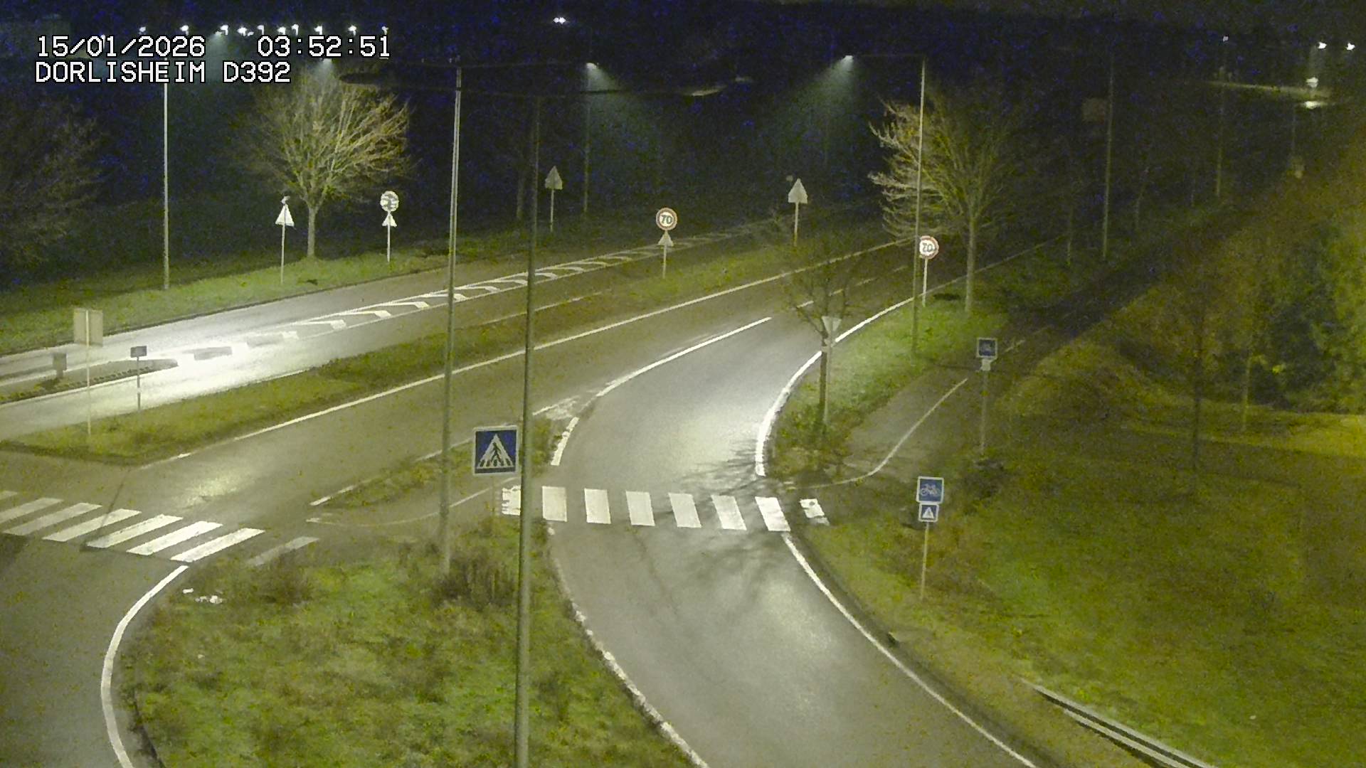 <h2>Webcam à Dorlisheim, au sud de Molsheim, au niveau du rond-point menant à l'A352. Caméra située à la jonction entre la D392, la D500 et la D2422. Vue orientée vers Altorf et Strasbourg</h2>