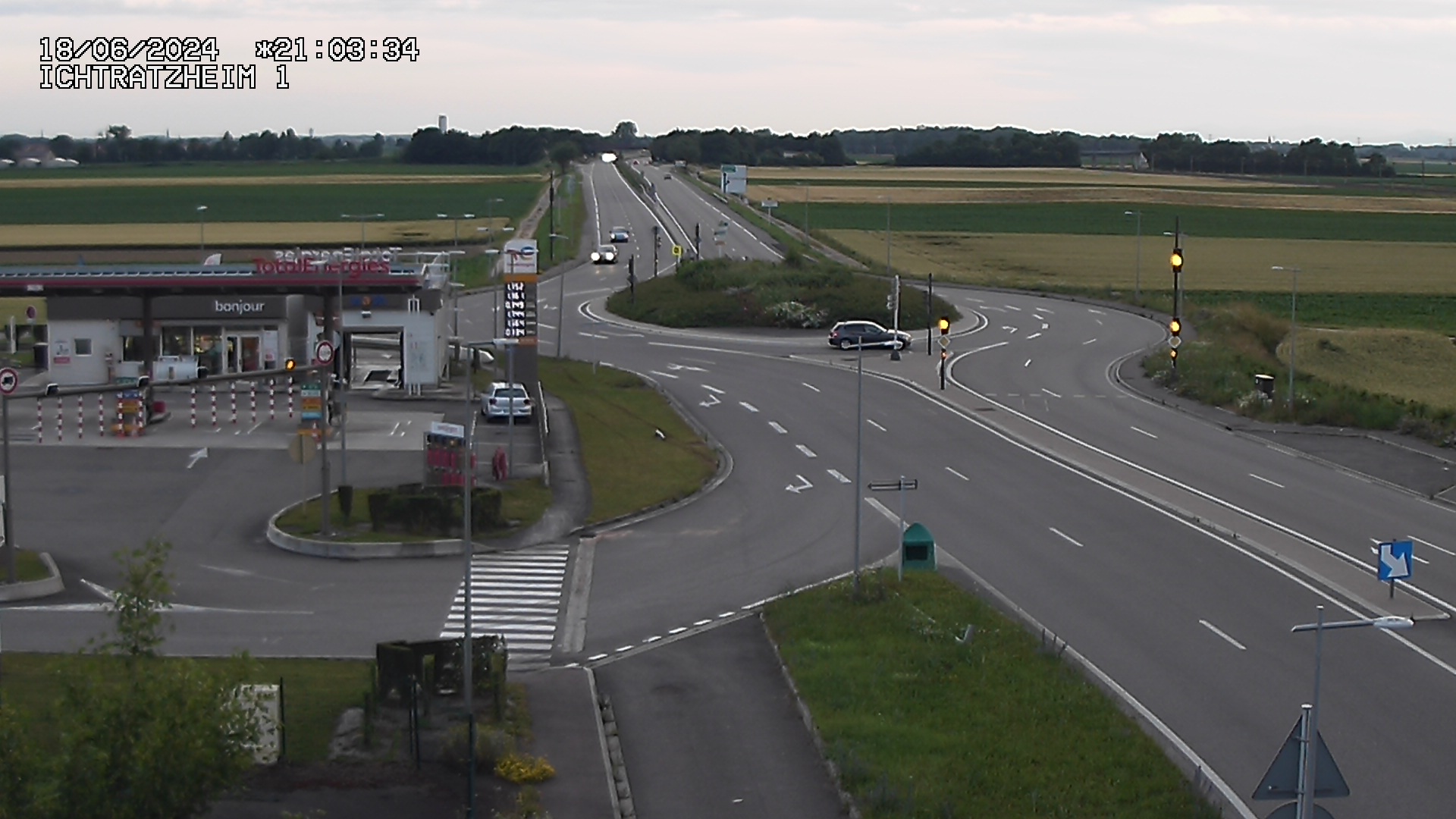 Webcam à Ichtratzheim, au sud de Strasbourg sur la D1089 (anciennement D89). Vue orientée vers Colmar