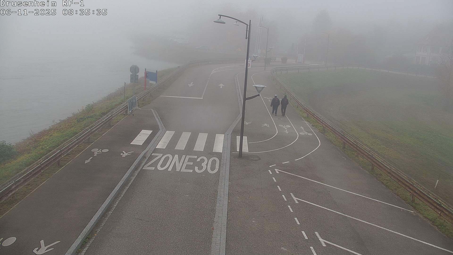 <h2>Webcam avant la rampe d'embarquement du bac de Drusenheim permettant de traverser le Pont du Rhin</h2>