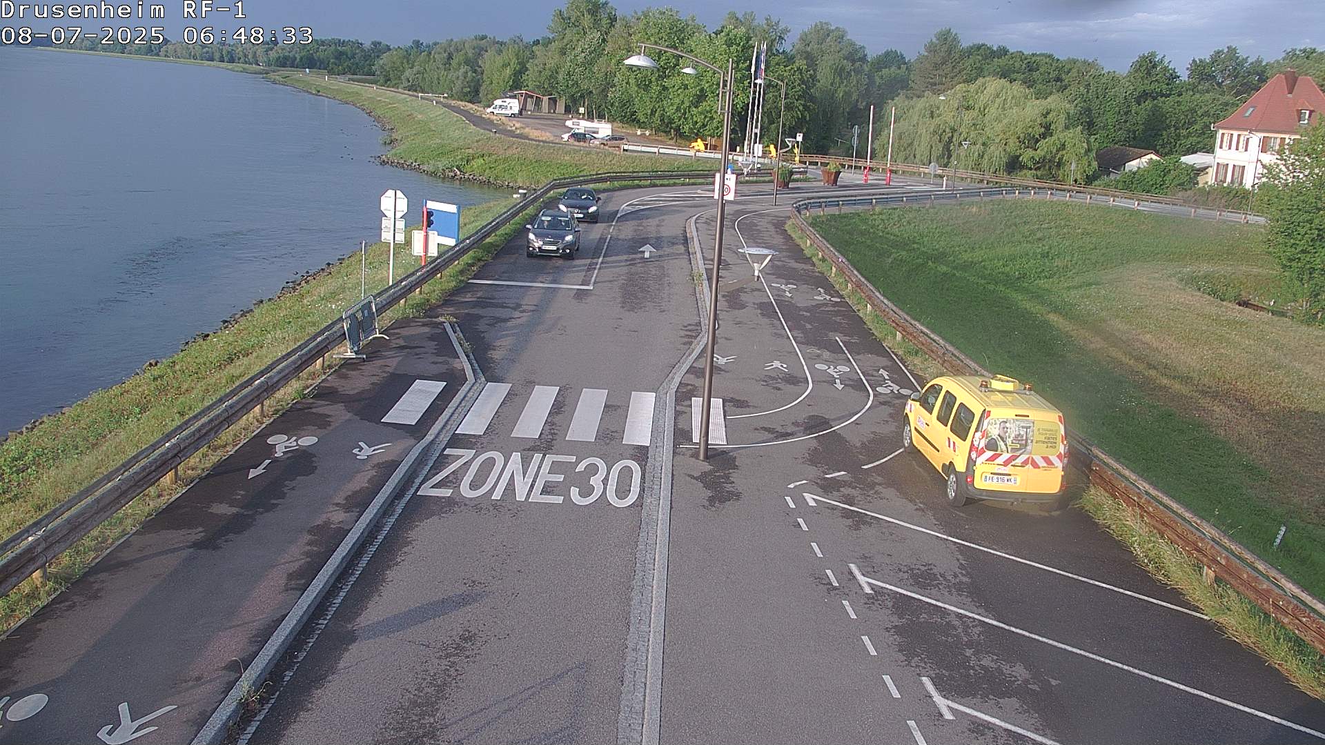 Webcam avant la rampe d'embarquement du bac de Drusenheim permettant de traverser le Pont du Rhin