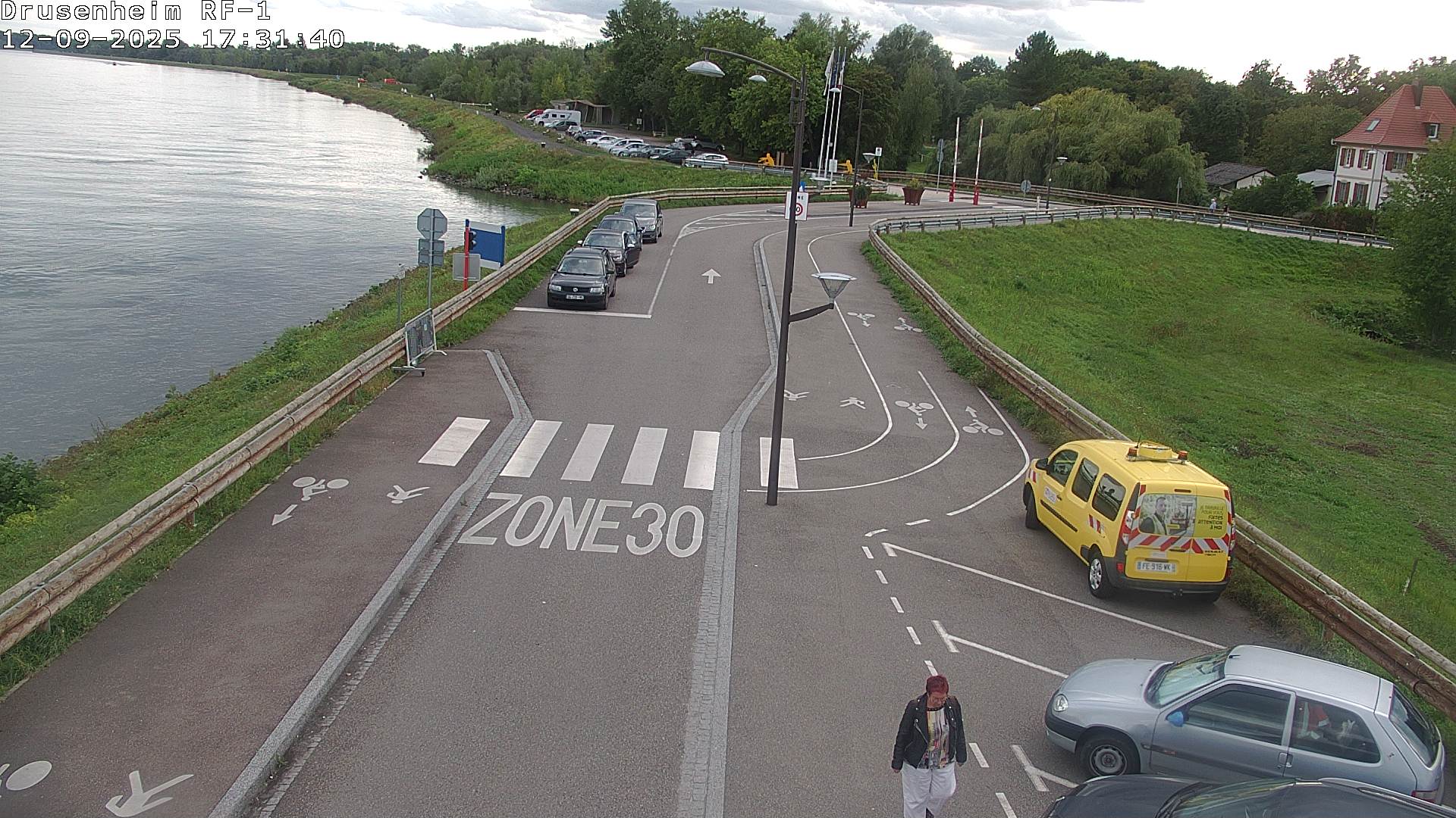 <h2>Webcam avant la rampe d'embarquement du bac de Drusenheim permettant de traverser le Pont du Rhin</h2>