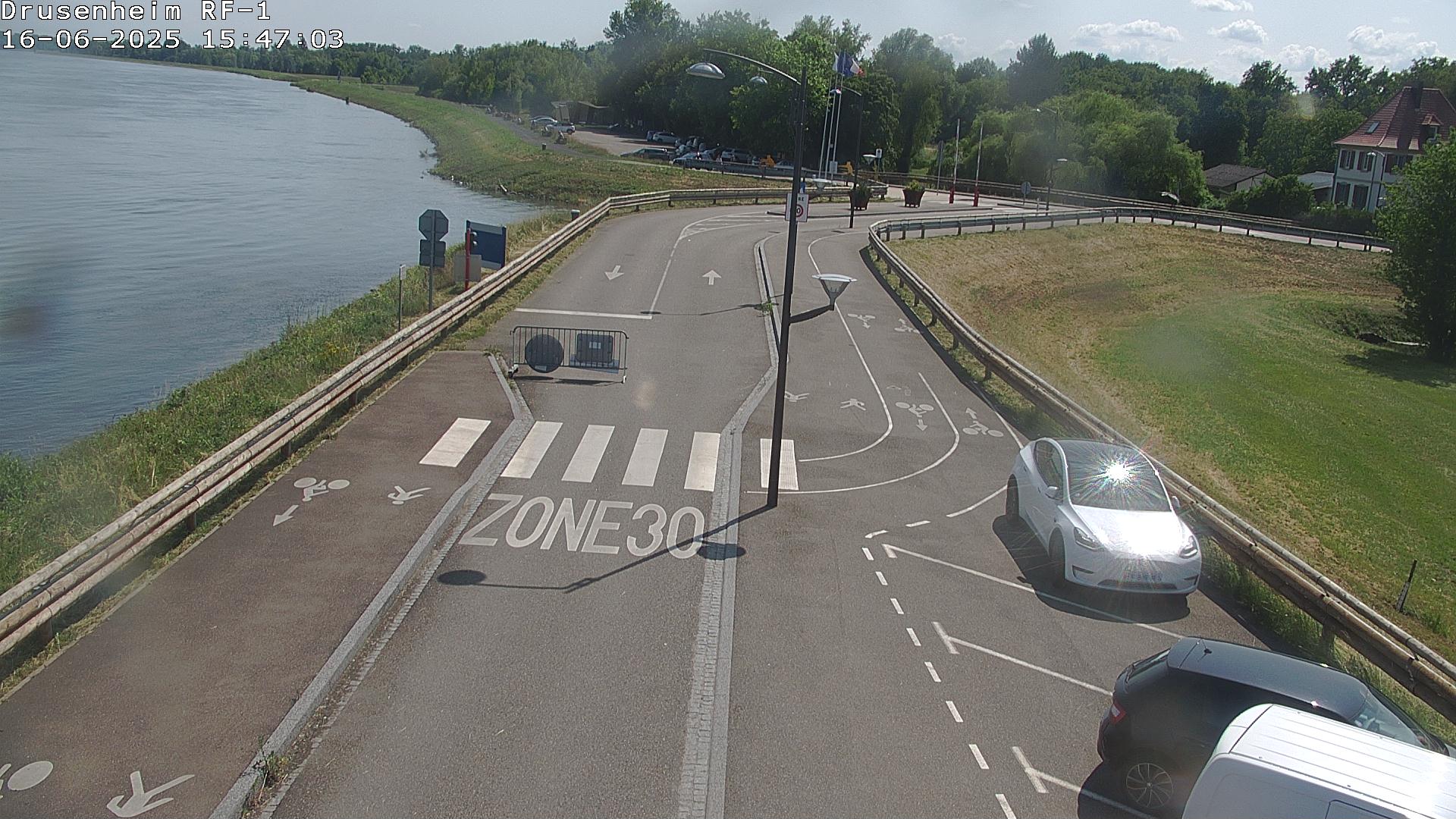 Webcam avant la rampe d'embarquement du bac de Drusenheim permettant de traverser le Pont du Rhin