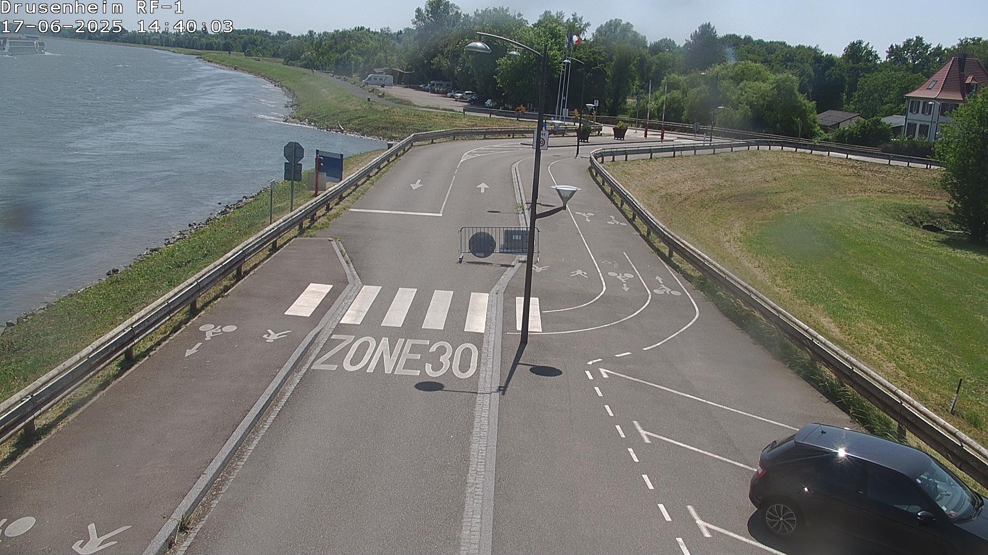 Webcam avant la rampe d'embarquement du bac de Drusenheim permettant de traverser le Pont du Rhin