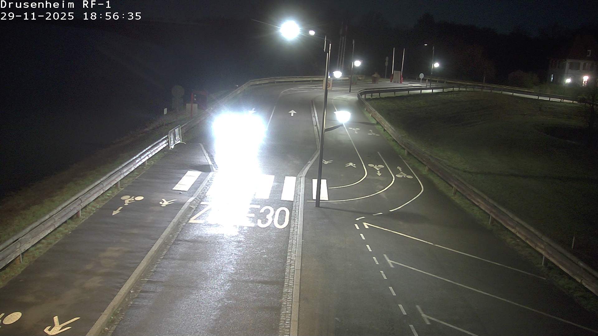 <h2>Webcam avant la rampe d'embarquement du bac de Drusenheim permettant de traverser le Pont du Rhin</h2>