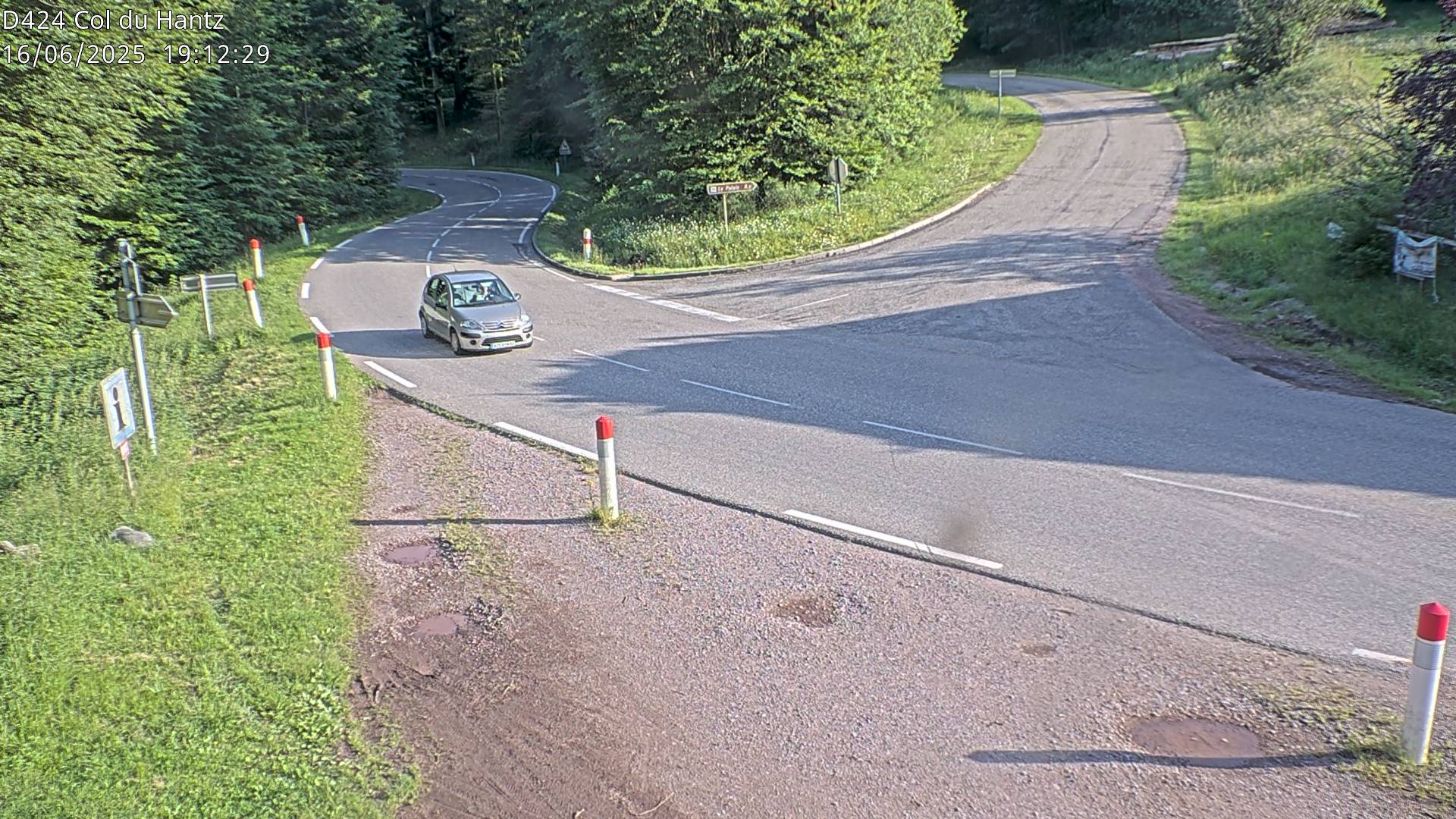Webcam dans les Vosges au niveau du col du Hantz, côté alsacien à 640 mètres d'altitude, sur la RD424 à Saulxures