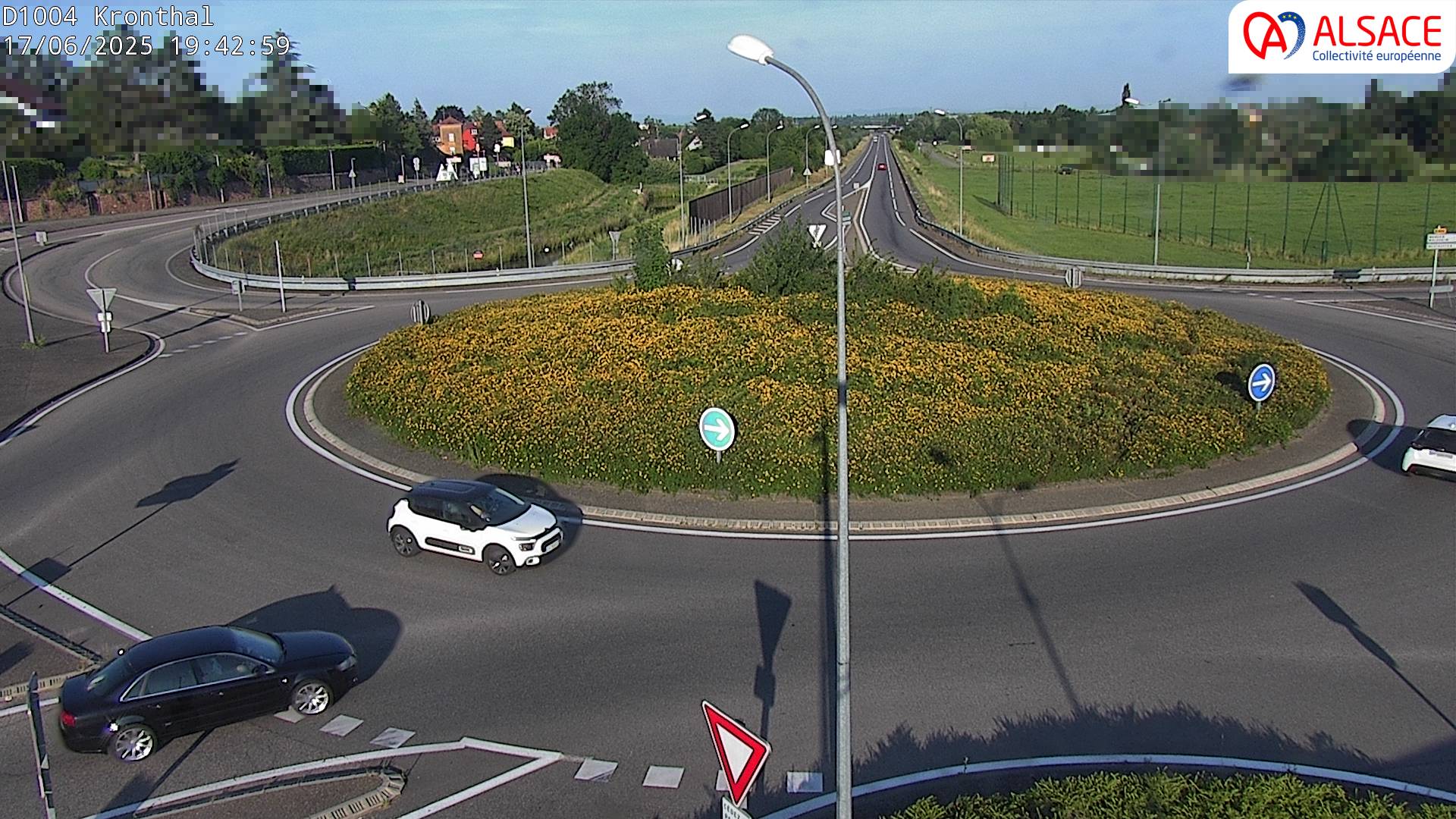 Webcam à la sortie de Marlenheim sur le rond-point joignant la D1002, la D422 et la D2004