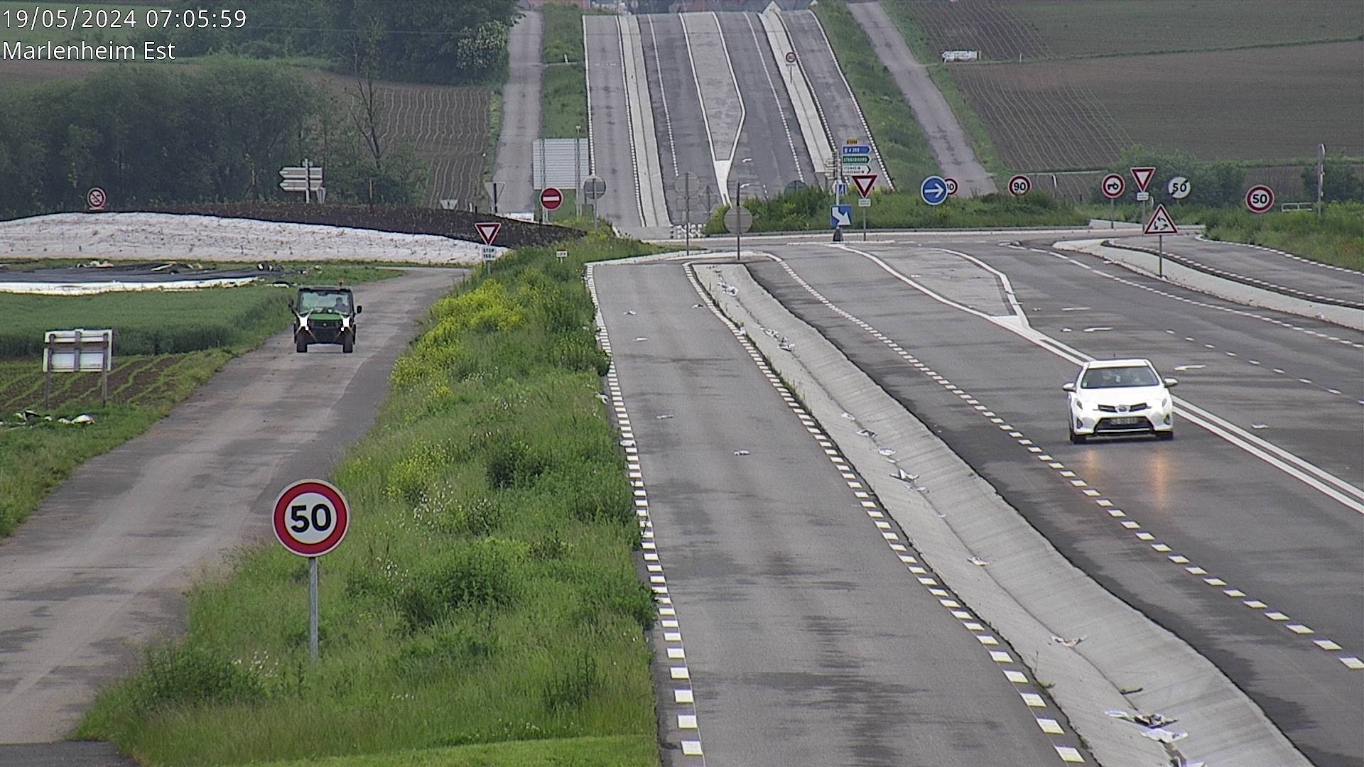<h2>Webcam sur la D1004 à l'entrée de Marlenheim en venant de Strasbourg. Vue orientée vers l'est</h2>