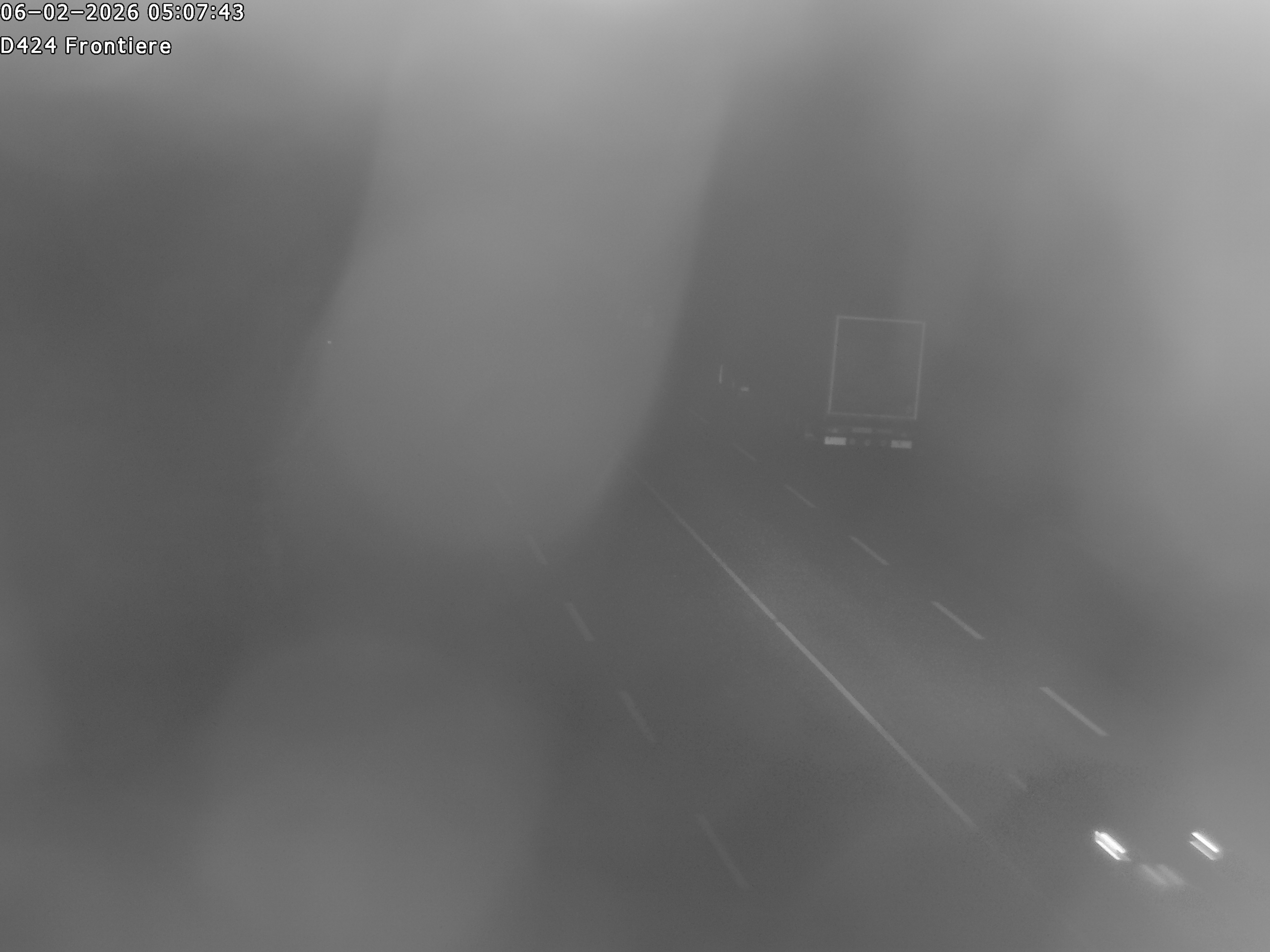 <h2>Webcam à Marckolsheim à la frontière franco-allemande, après la centrale hydroélectrique et les écluses EDF, au niveau de l'aire du Rhin</h2>