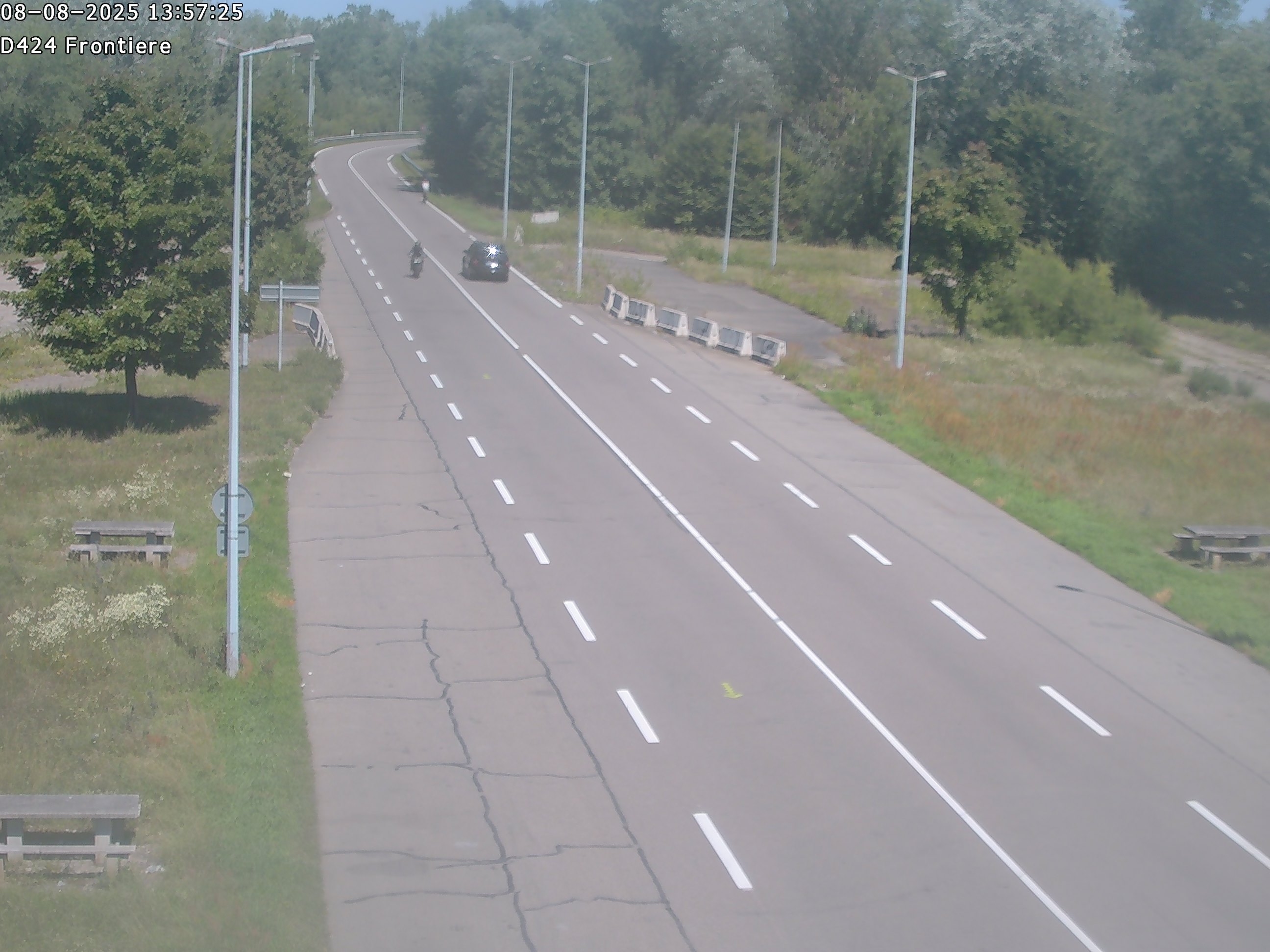 Webcam à Marckolsheim à la frontière franco-allemande, après la centrale hydroélectrique et les écluses EDF, au niveau de l'aire du Rhin