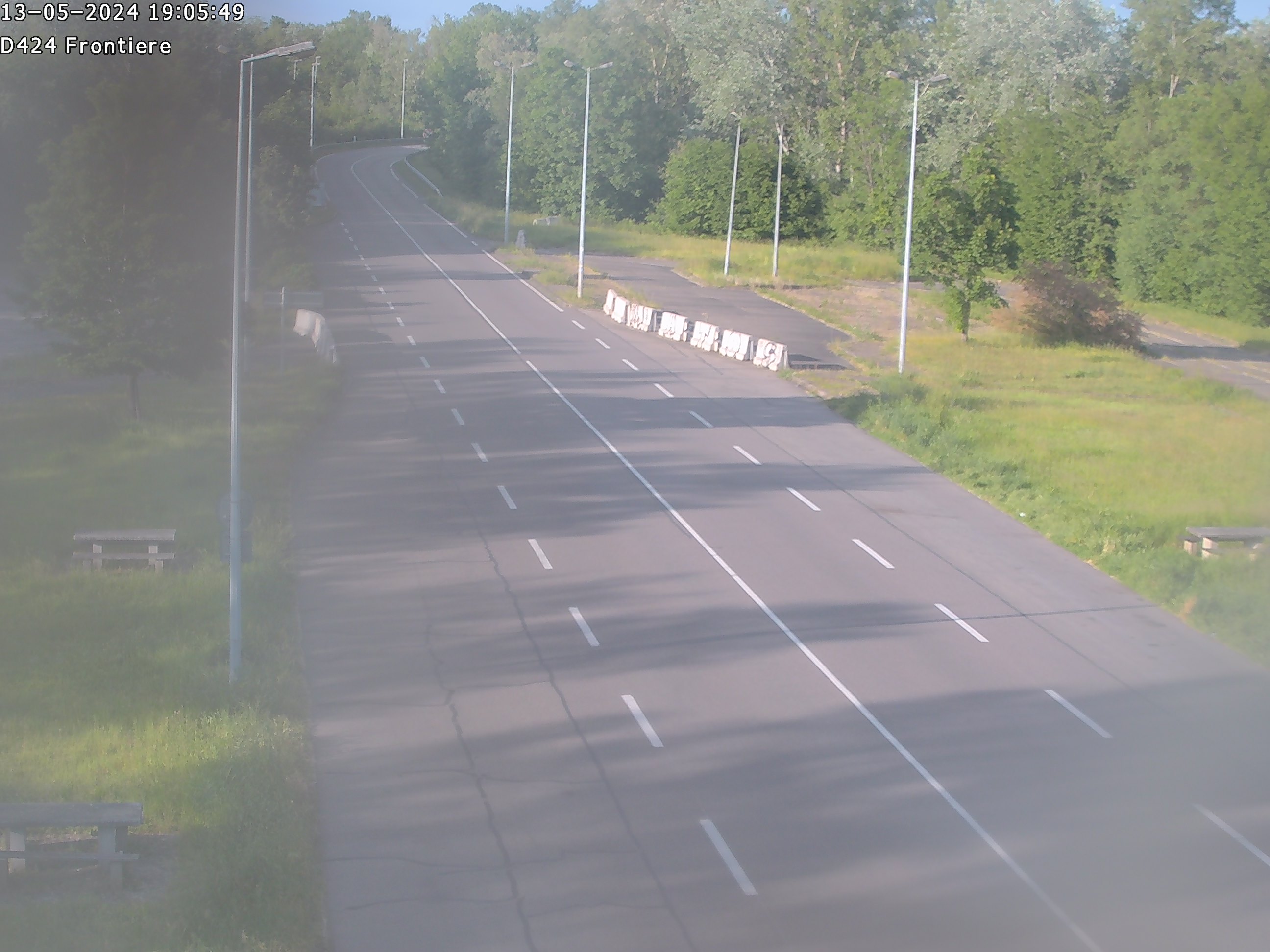 Webcam à Marckolsheim à la frontière franco-allemande, après la centrale hydroélectrique et les écluses EDF, au niveau de l'aire du Rhin