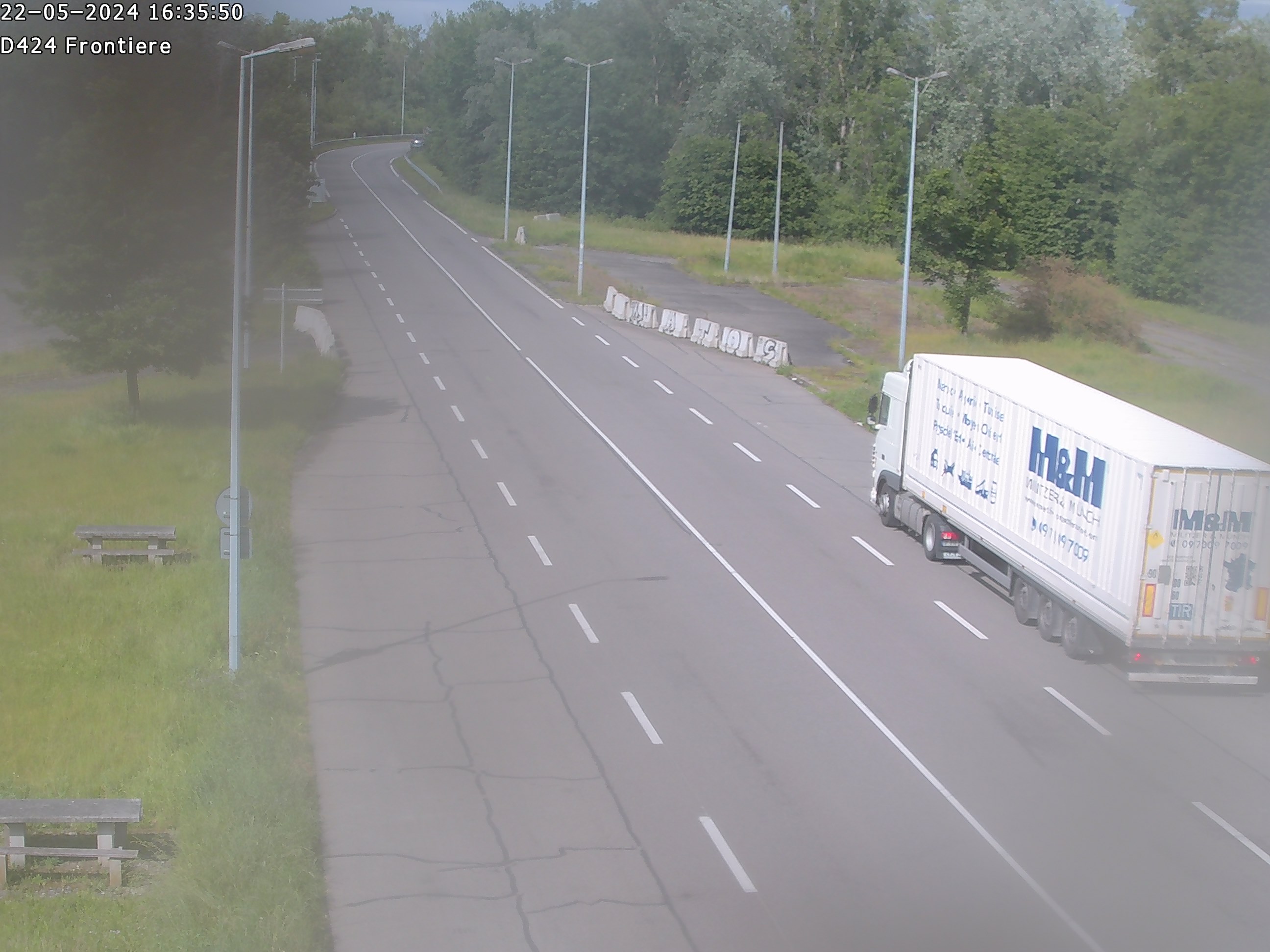 Webcam à Marckolsheim à la frontière franco-allemande, après la centrale hydroélectrique et les écluses EDF, au niveau de l'aire du Rhin