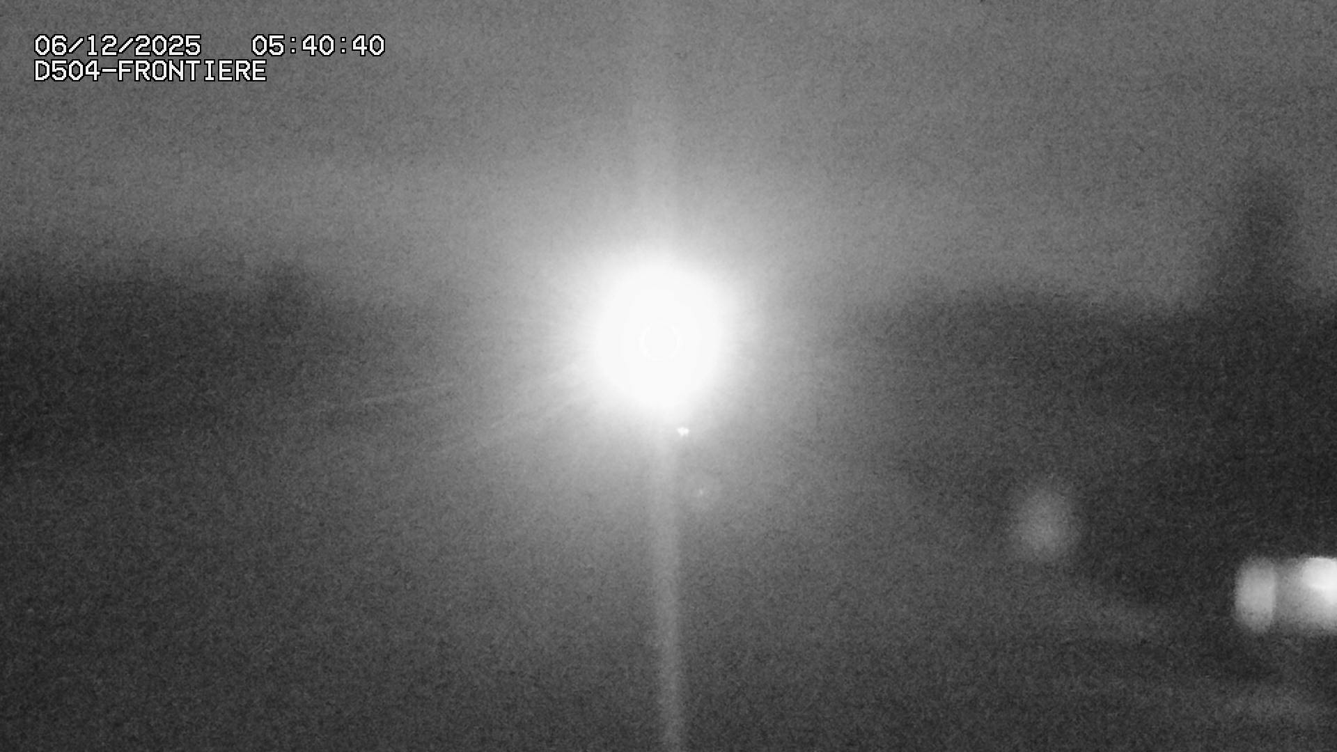 Webcam routière à Roppenheim sur la D4. La voie en sens inverse se dirige vers la frontière allemande