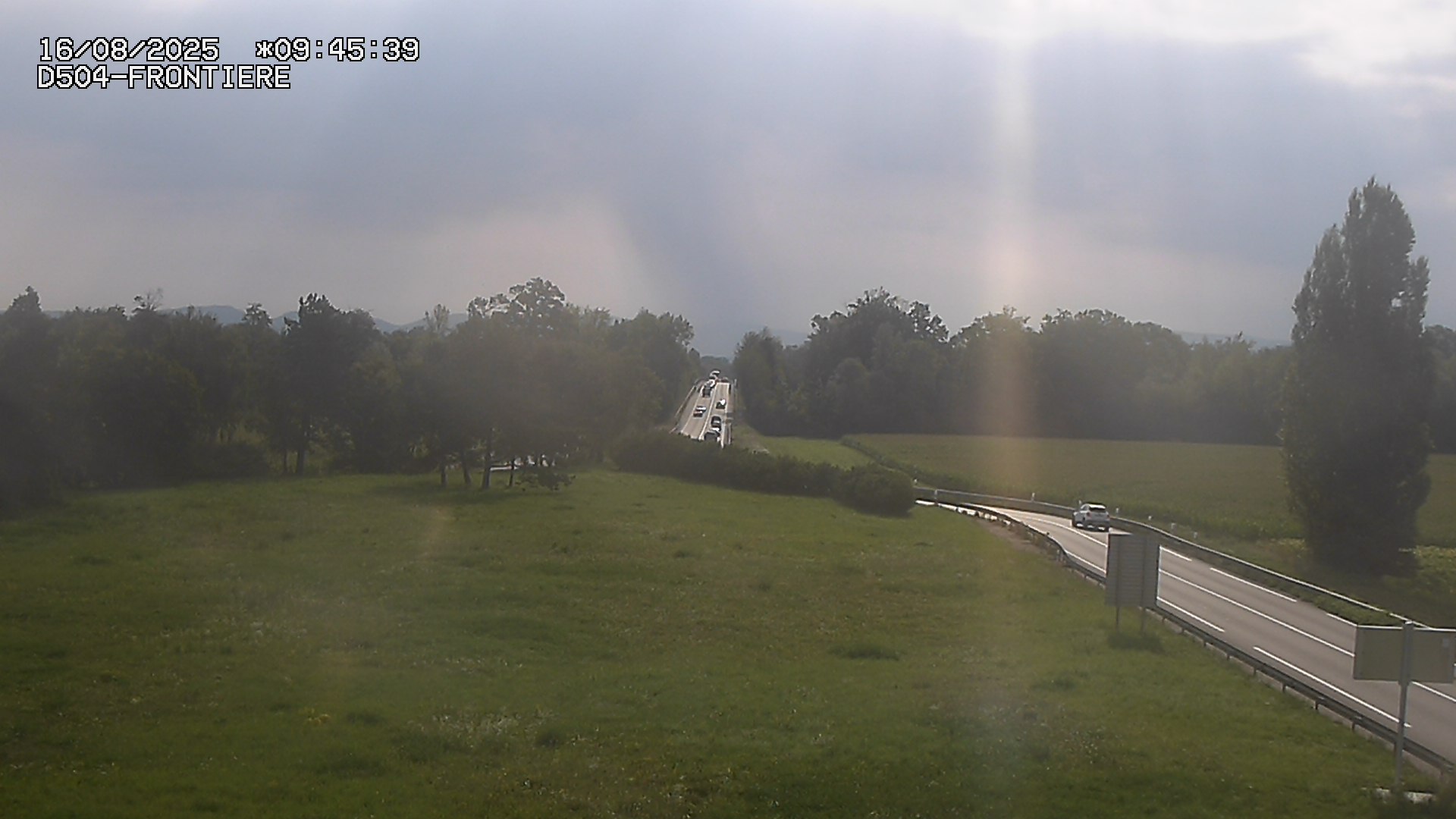 Webcam routière à Roppenheim sur la D4. La voie en sens inverse se dirige vers la frontière allemande