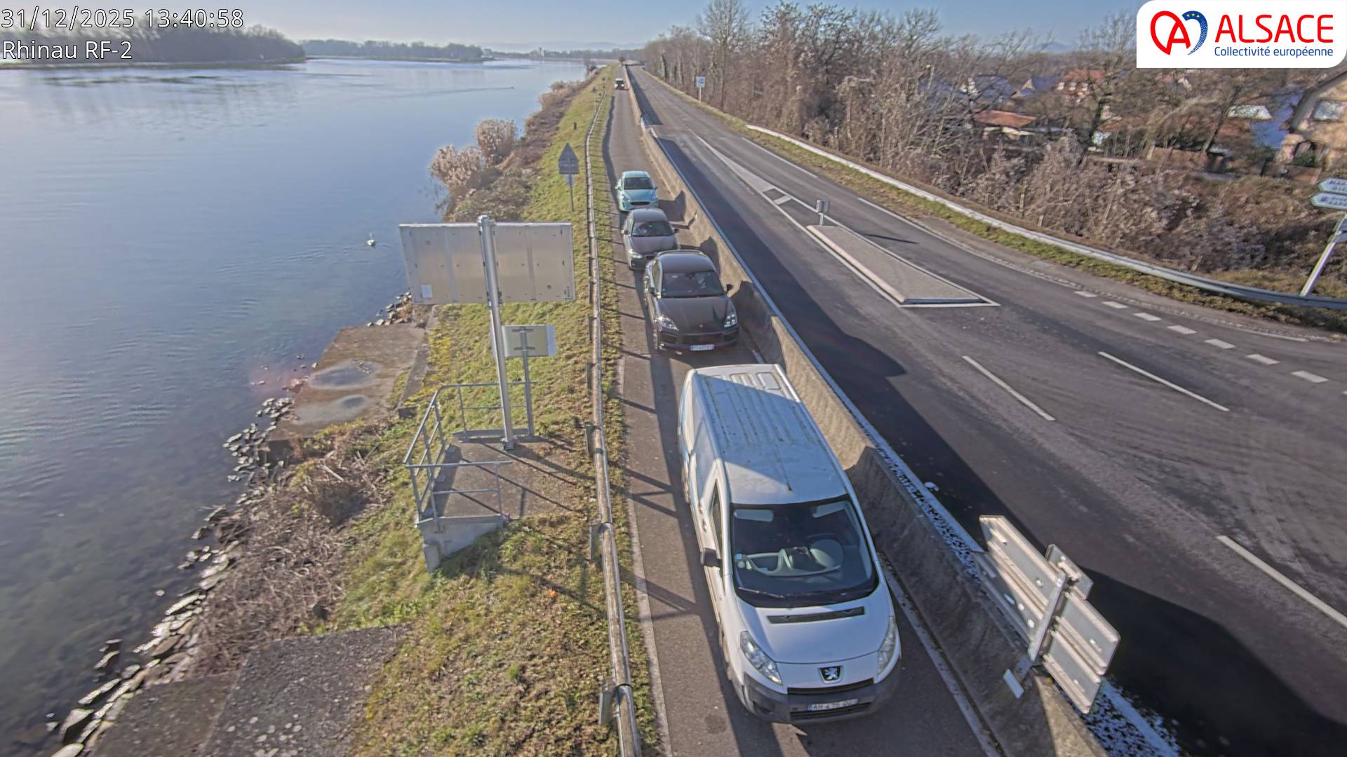 Webcam du bac de Rhinau-Kappel. Vue avant le quai d'embarquement du côté allemand. Vue orientée vers Kappel