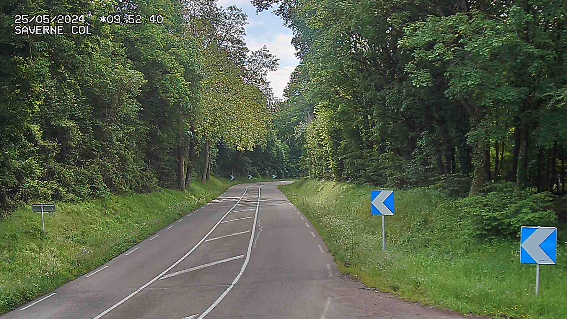 Webcam sur le col de Saverne sur la D1004. Vue orientée vers Saverne dans le massif des Vosges