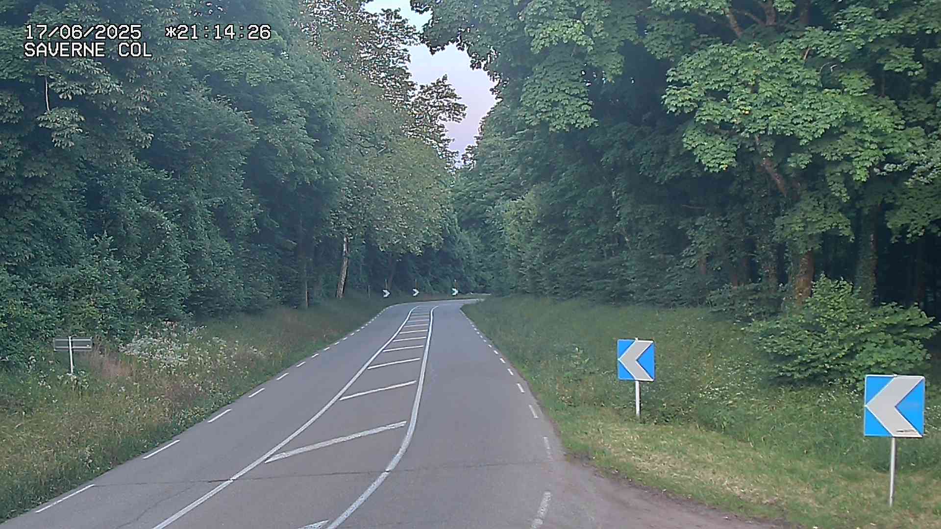 Webcam sur le col de Saverne sur la D1004. Vue orientée vers Saverne dans le massif des Vosges