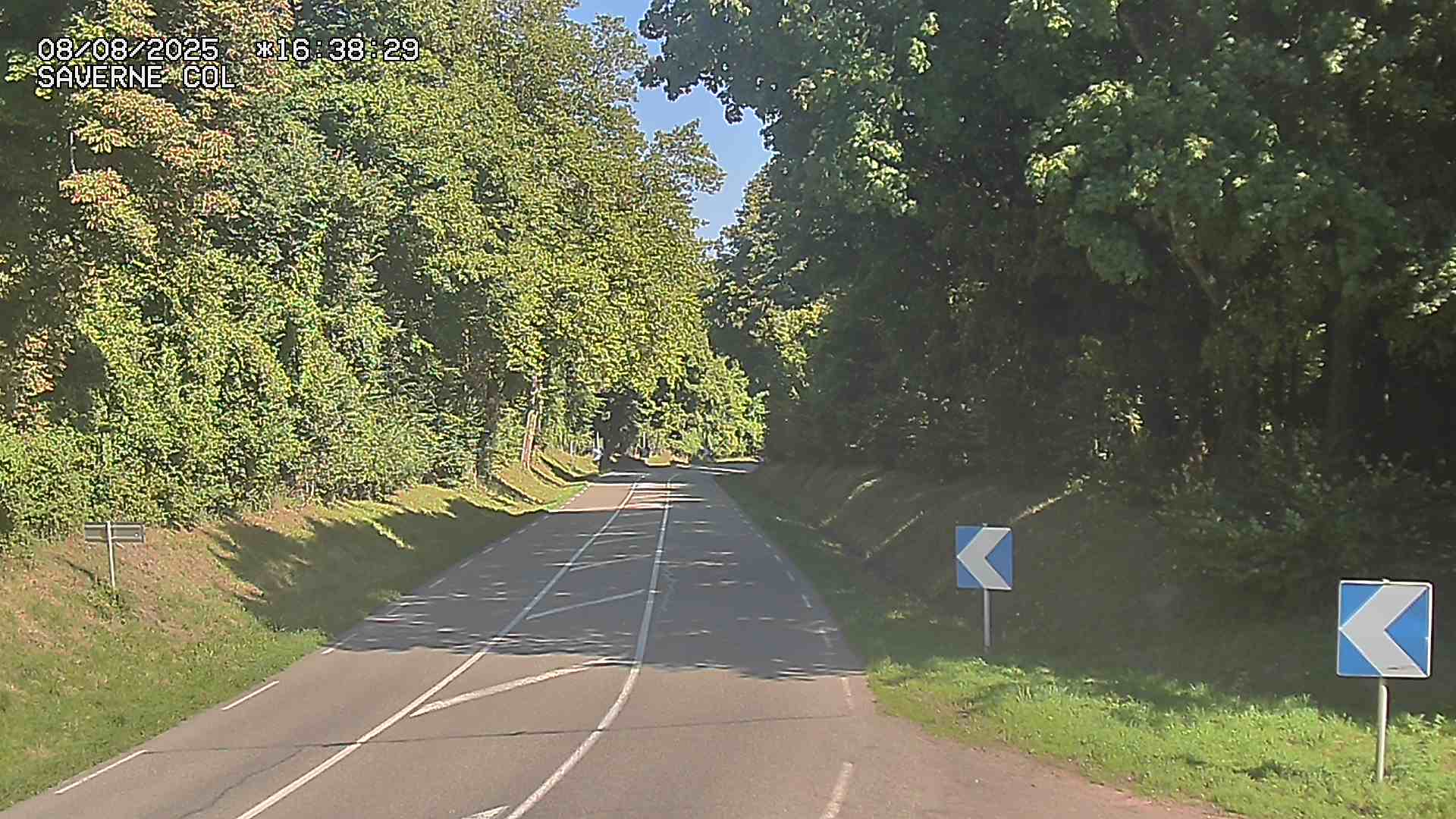 Webcam sur le col de Saverne sur la D1004. Vue orientée vers Saverne dans le massif des Vosges