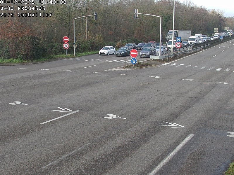 Webcam sur la D430 à la sortie de Mulhouse, à la jonction avec la D20 à Kingersheim. Vue orientée vers Guebwiller