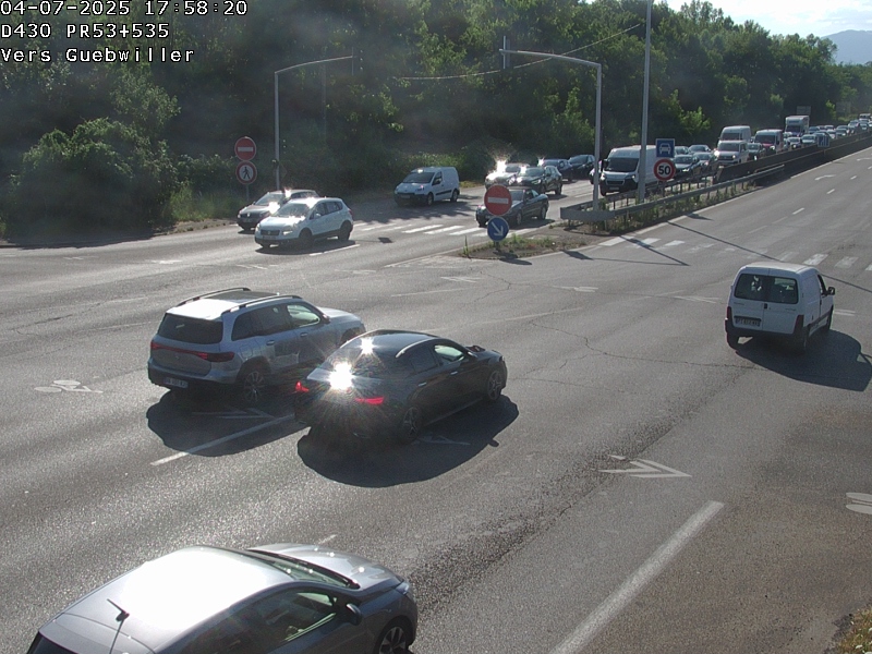 Webcam sur la D430 à la sortie de Mulhouse, à la jonction avec la D20 à Kingersheim. Vue orientée vers Guebwiller