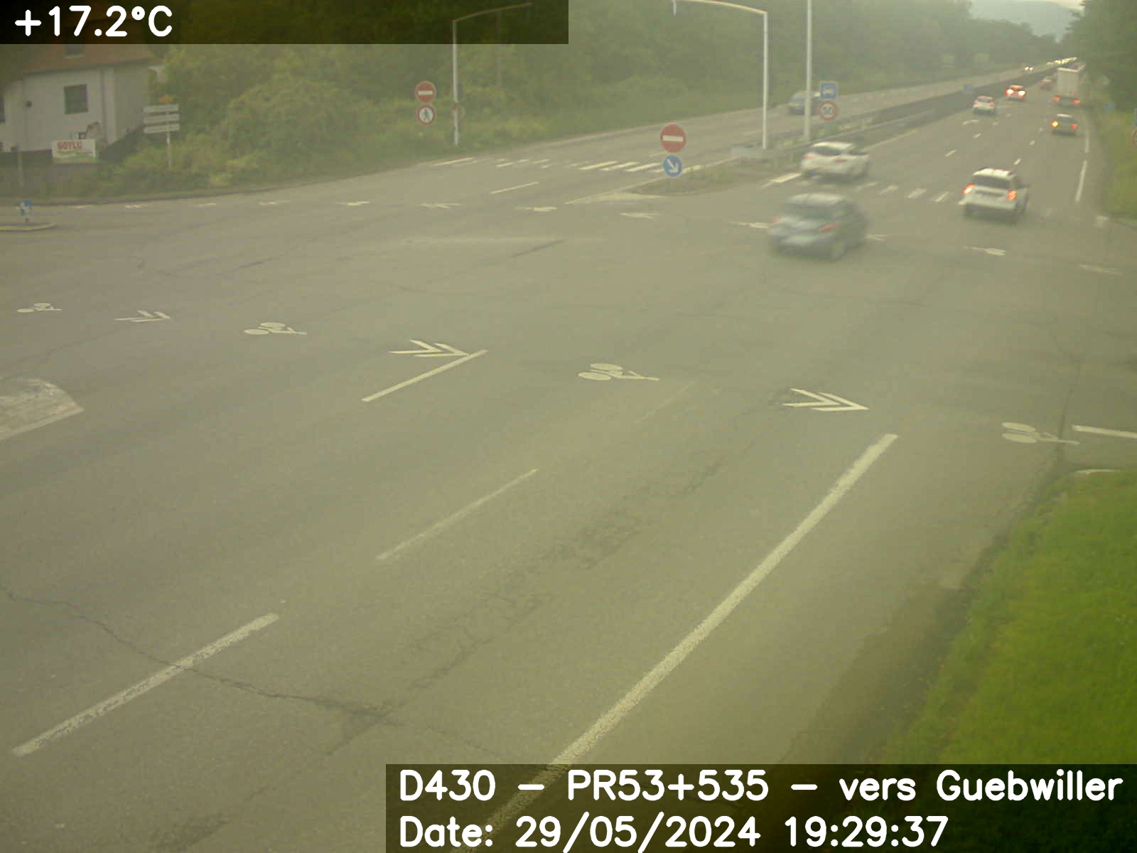 Webcam sur la D430 à la sortie de Mulhouse, à la jonction avec la D20 à Kingersheim. Vue orientée vers Guebwiller
