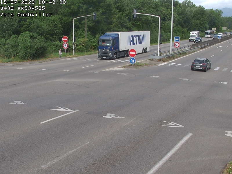 Webcam sur la D430 à la sortie de Mulhouse, à la jonction avec la D20 à Kingersheim. Vue orientée vers Guebwiller