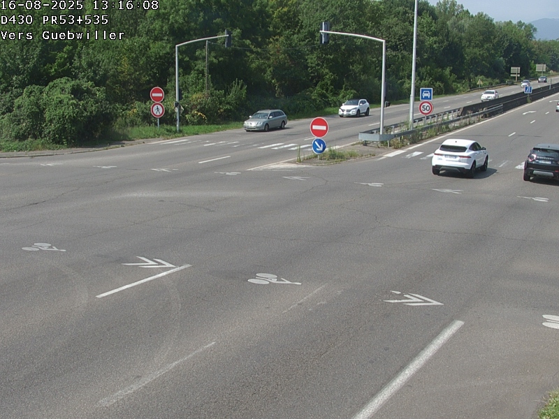 <h2>Webcam sur la D430 à la sortie de Mulhouse, à la jonction avec la D20 à Kingersheim. Vue orientée vers Guebwiller</h2>