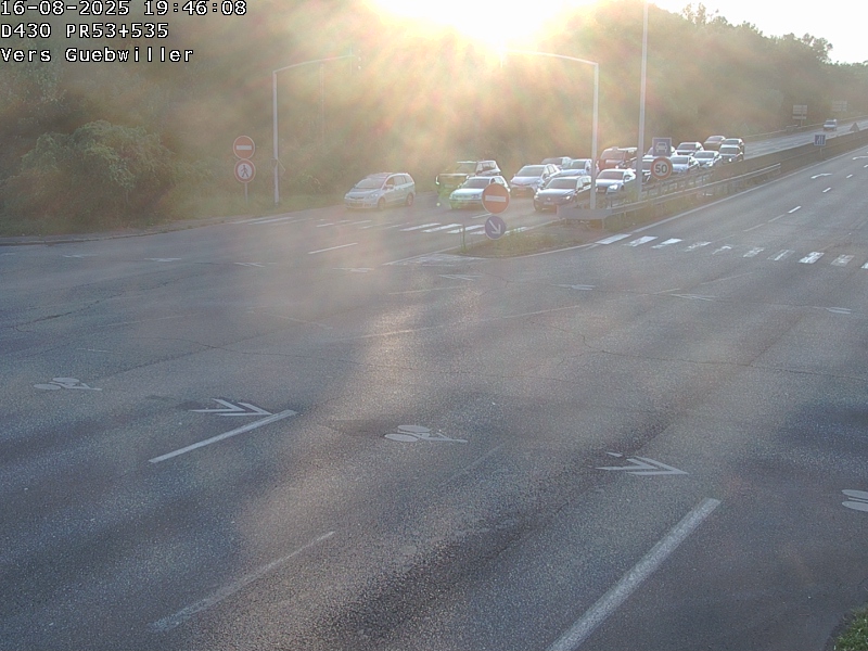 <h2>Webcam sur la D430 à la sortie de Mulhouse, à la jonction avec la D20 à Kingersheim. Vue orientée vers Guebwiller</h2>