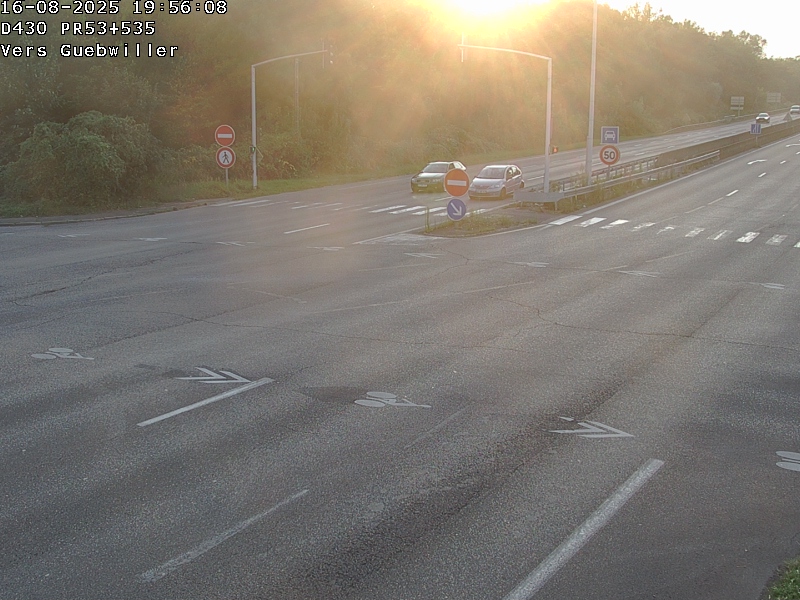 <h2>Webcam sur la D430 à la sortie de Mulhouse, à la jonction avec la D20 à Kingersheim. Vue orientée vers Guebwiller</h2>