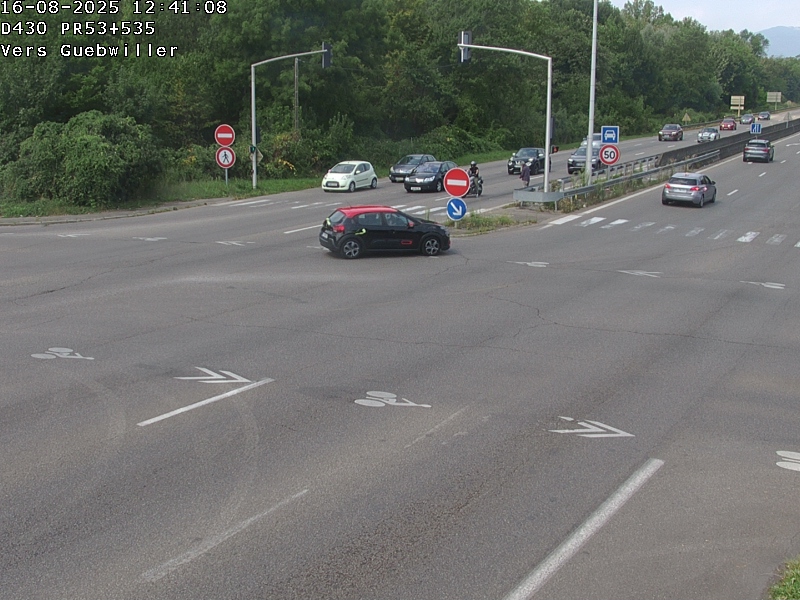 <h2>Webcam sur la D430 à la sortie de Mulhouse, à la jonction avec la D20 à Kingersheim. Vue orientée vers Guebwiller</h2>
