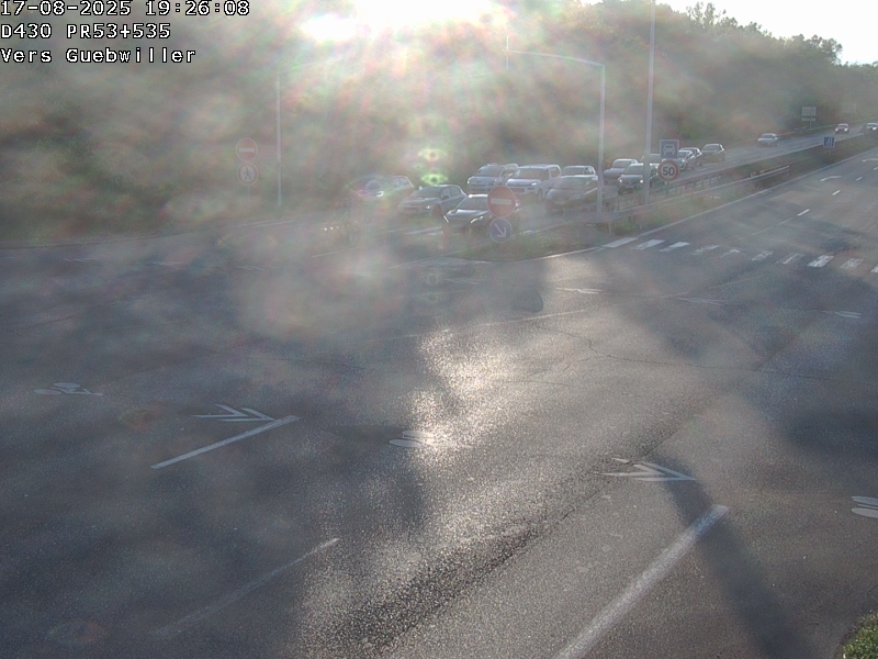 <h2>Webcam sur la D430 à la sortie de Mulhouse, à la jonction avec la D20 à Kingersheim. Vue orientée vers Guebwiller</h2>