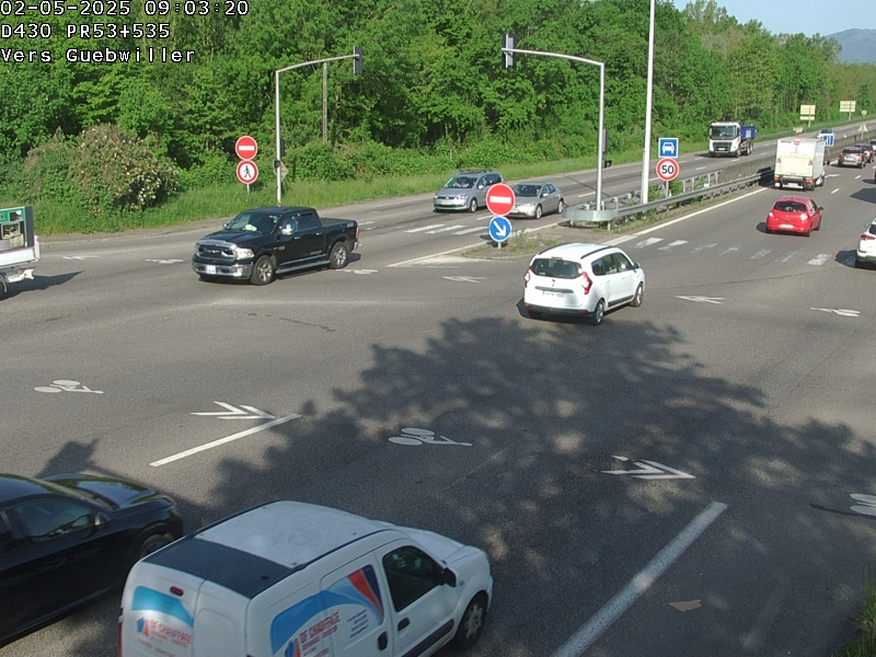 Webcam sur la D430 à la sortie de Mulhouse, à la jonction avec la D20 à Kingersheim. Vue orientée vers Guebwiller