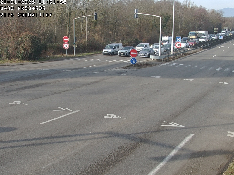 Webcam sur la D430 à la sortie de Mulhouse, à la jonction avec la D20 à Kingersheim. Vue orientée vers Guebwiller