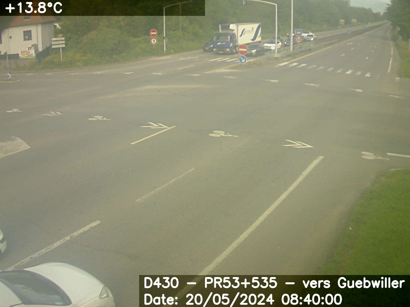 <h2>Webcam sur la D430 à la sortie de Mulhouse, à la jonction avec la D20 à Kingersheim. Vue orientée vers Guebwiller</h2>