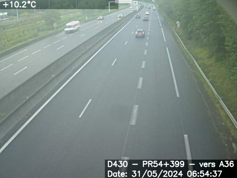 Webcam sur la D430 à hauteur d'Auchan Mulhouse, quelques centaines de mètres avant la jonction avec l'A36. Vue orientée vers Mulhouse