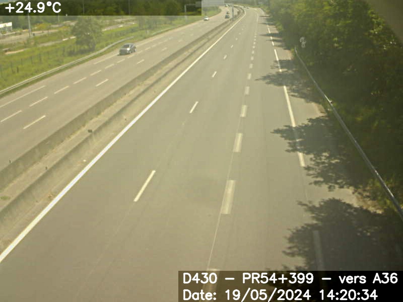 <h2>Webcam sur la D430 à hauteur d'Auchan Mulhouse, quelques centaines de mètres avant la jonction avec l'A36. Vue orientée vers Mulhouse</h2>