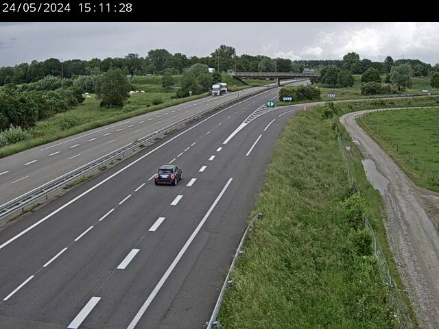 <h2>Webcam autoroute France - jonction A35 et D4 en venant de Karlsruhe ou Baden-Baden à Roppenheim, direction Strasbourg</h2>
