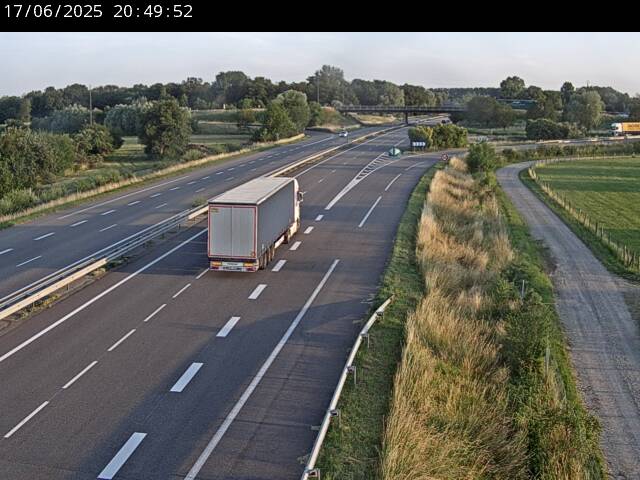<h2>Webcam autoroute France - jonction A35 et D4 en venant de Karlsruhe ou Baden-Baden à Roppenheim, direction Strasbourg</h2>